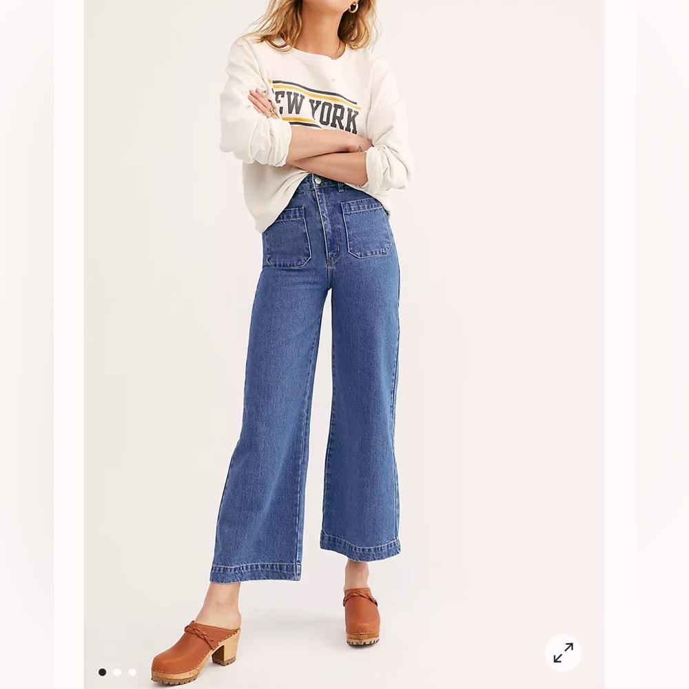 We The Free bell bottom jeans size 28 Sailor Jeans